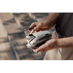 Antigravity A1 Explorer Bundle � Maksimal frihed med 8K 360� drone og ekstra power