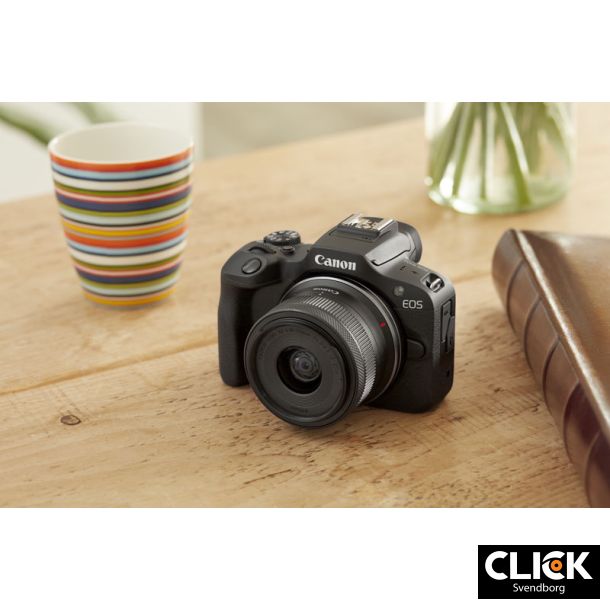 Canon Eos R100 + RF-S 18-45mm IS STM Lens + RF-S 55-210mm IS STM Lens