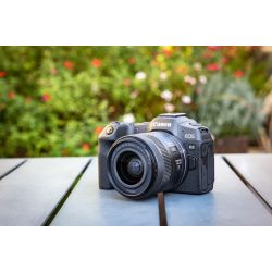 Canon Eos R8 m/RF 24-50mm F4.5-6.3 IS STM