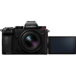 Panasonic Lumix S5D m/S-R 18-40mm F/4.5-6.3