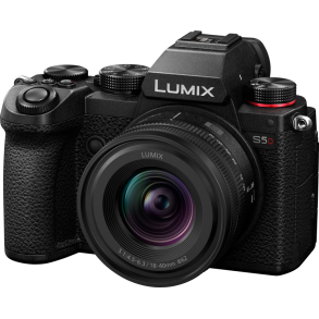 Panasonic Lumix S5D m/S-R 18-40mm F/4.5-6.3