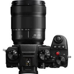 Panasonic Lumix S5D m/S-R 28-200mm F/4-7.1
