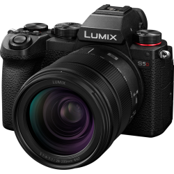 Panasonic Lumix S5D m/S-R 28-200mm F/4-7.1