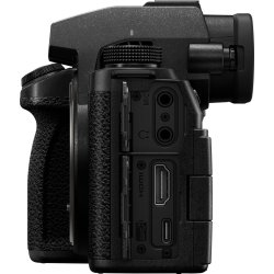 Panasonic Lumix S5M2X body