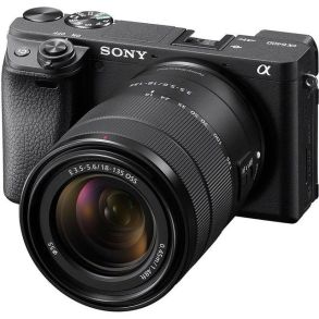 Sony Alpha A6400 med 18-135mm f/3.5-5.6 OSS
