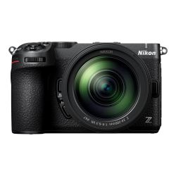 Nikon Z5IIC m/24-200mm F/4-6.3 VR Black