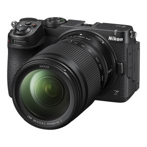 Nikon Z5IIC m/24-200mm F/4-6.3 VR Black
