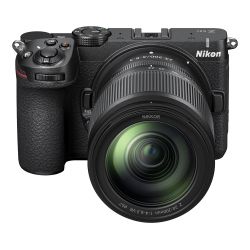 Nikon Z5IIC m/24-200mm F/4-6.3 VR Black
