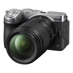 Nikon Z5IIC m/24-200mm f/4-6.3 VR Silver