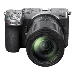 Nikon Z5IIC m/24-200mm f/4-6.3 VR Silver